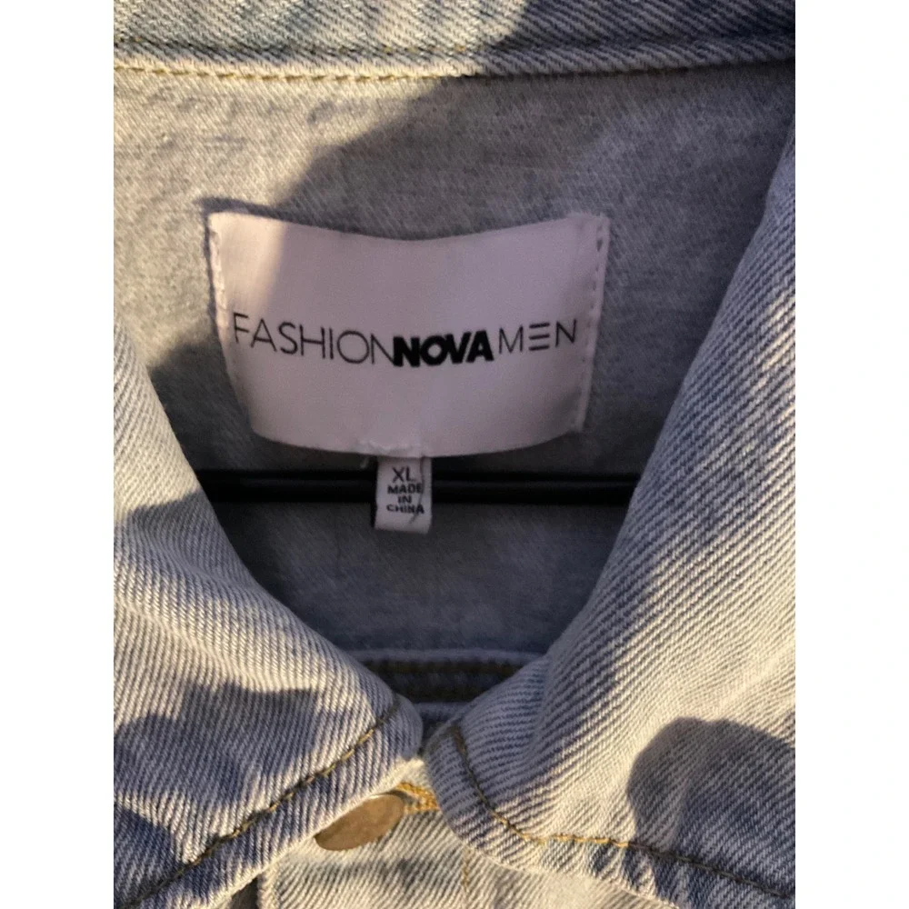 Fashion Nova Men Romero Britto Sugar Skull Light Wash Denim Trucker Jacket XL